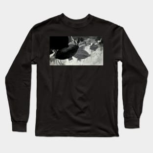 Huge Black Shapes, Grotesque and Strange - War of the Worlds - Warwick Goble Long Sleeve T-Shirt